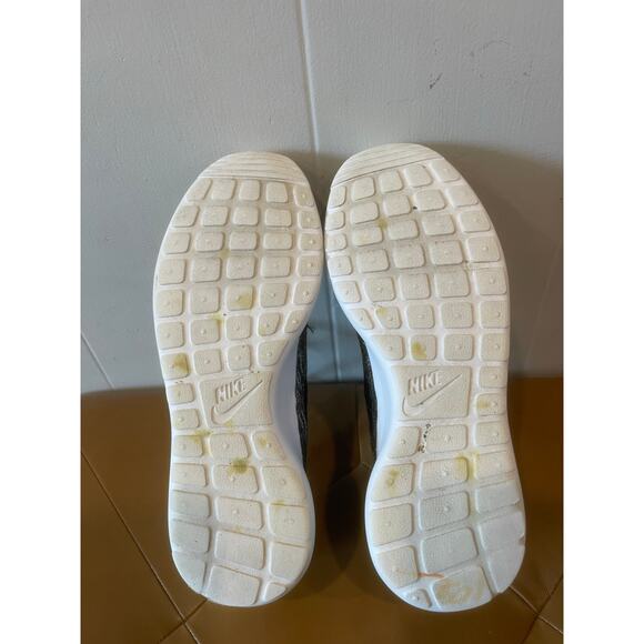 Nike Women's Flyknit Roshe Sneakers‎ Black Size 8 Woven Comfort Running Shoes - Picture 7 of 7